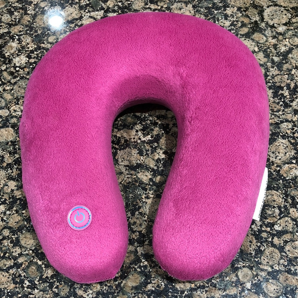 Vibrating travel neck pillow in Gently Used Condition!